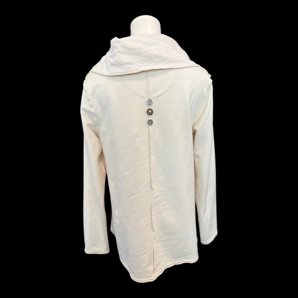 🤍 EUC NEON BUDDHA Cream Cowl Neck Sweatshirt w/ Buttons | Women’s Sz S - Picture 6 of 7